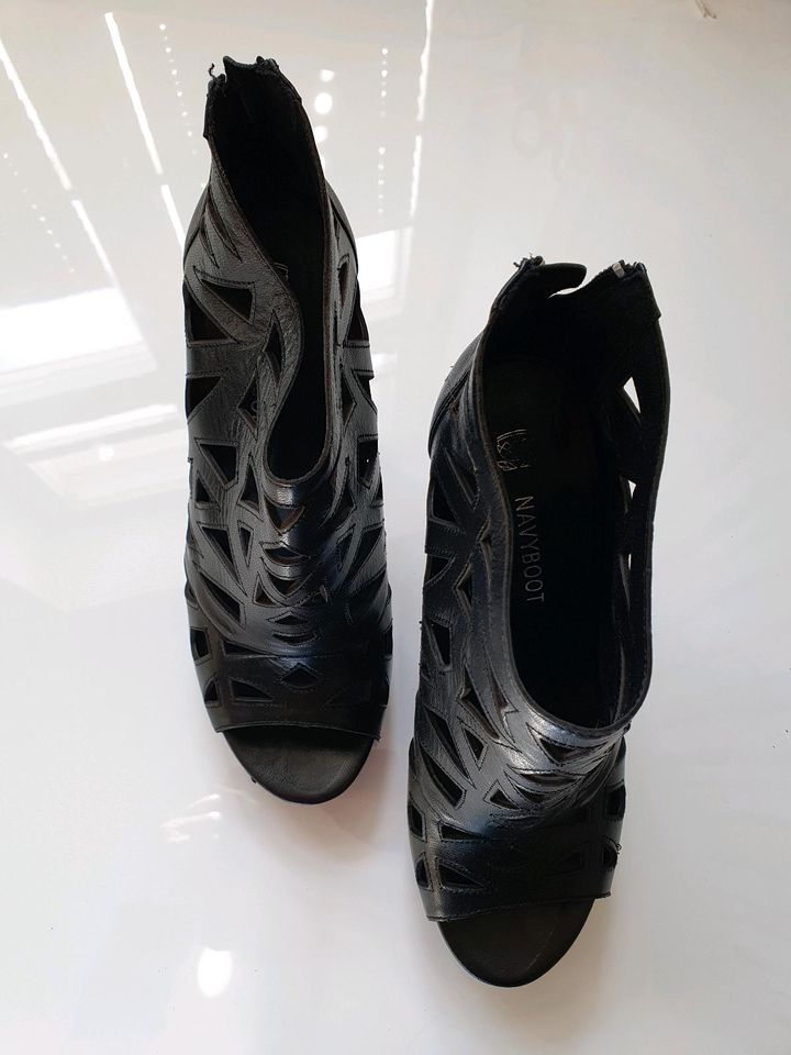 NAVYBOOTS schwarz, Stiletto, 12 cm, fast neu in Berlin