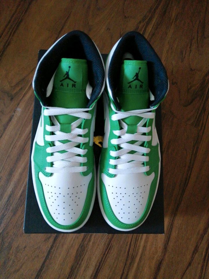 AIR JORDAN 1 MID LUCKY GREEN GRÖßE 41 *NEU * in Remseck am Neckar