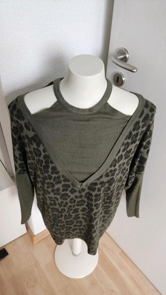 Italy Moda S-L Pulli Leopard NEU Schulterfrei in Lautertal