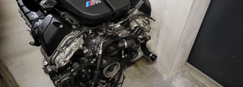 BMW BMW M6 Coupé Motor Revidiert ca.16000 Km in Freiberg am Neckar
