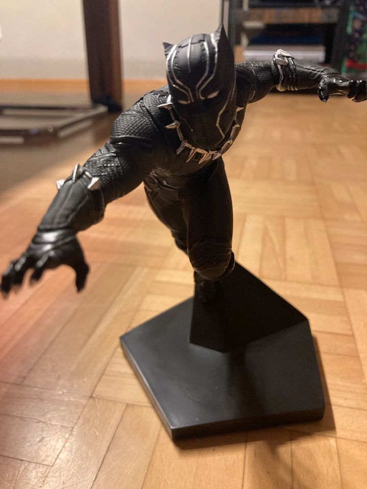 Iron Studios Black Panther in Regensburg