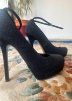 High Heels Fendi Pumps Leder Gr 37,5 Düsseldorf - Stadtmitte Vorschau