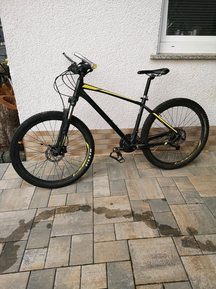 Mountainbike MTB Fahrrad Rad Kein Elektrorad Akku  Trek Giant in Breitscheid