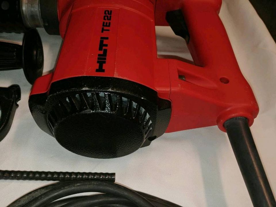 Hilti te 22 NEUWERTIG und bohrer in Neuss