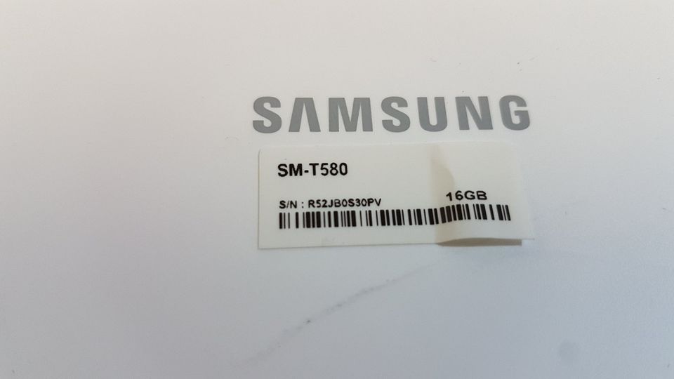 Samsung Tablet SM-T580  defekt in Leippe-Torno