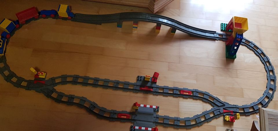 Eisenbahn Lego Duplo 2745 mit E-Motor Lok TOP Zustand in Wildsteig