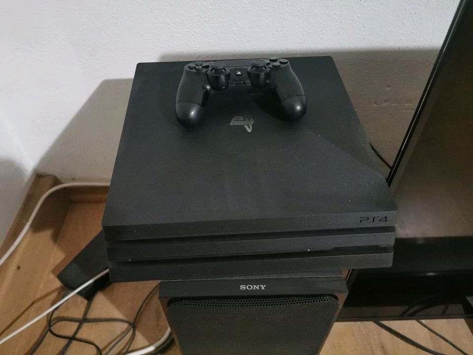 Ps4 pro neuwertig OVP in Mallersdorf-Pfaffenberg