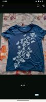 Damen T-Shirt blau dunkelblau Blumen C&A Gr. L Niedersachsen - Pattensen Vorschau