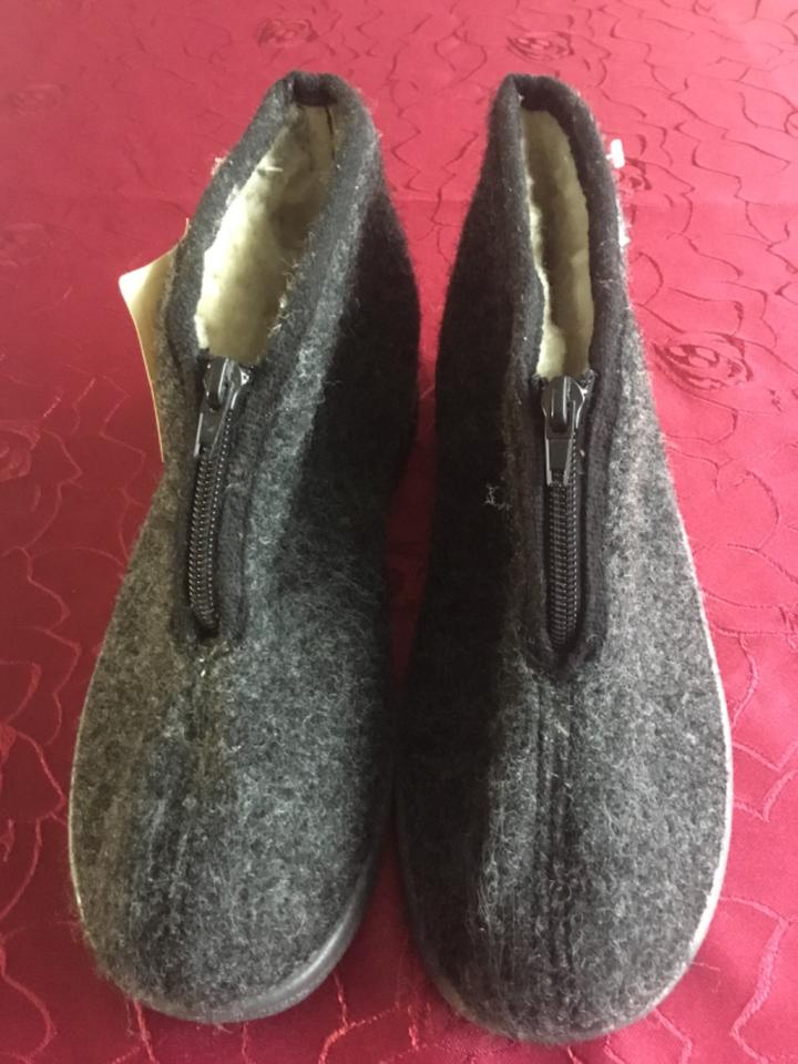 Hausstiefel Hausschuhe Gr. 40 Filz warm mit Reißverschluss in Ziltendorf