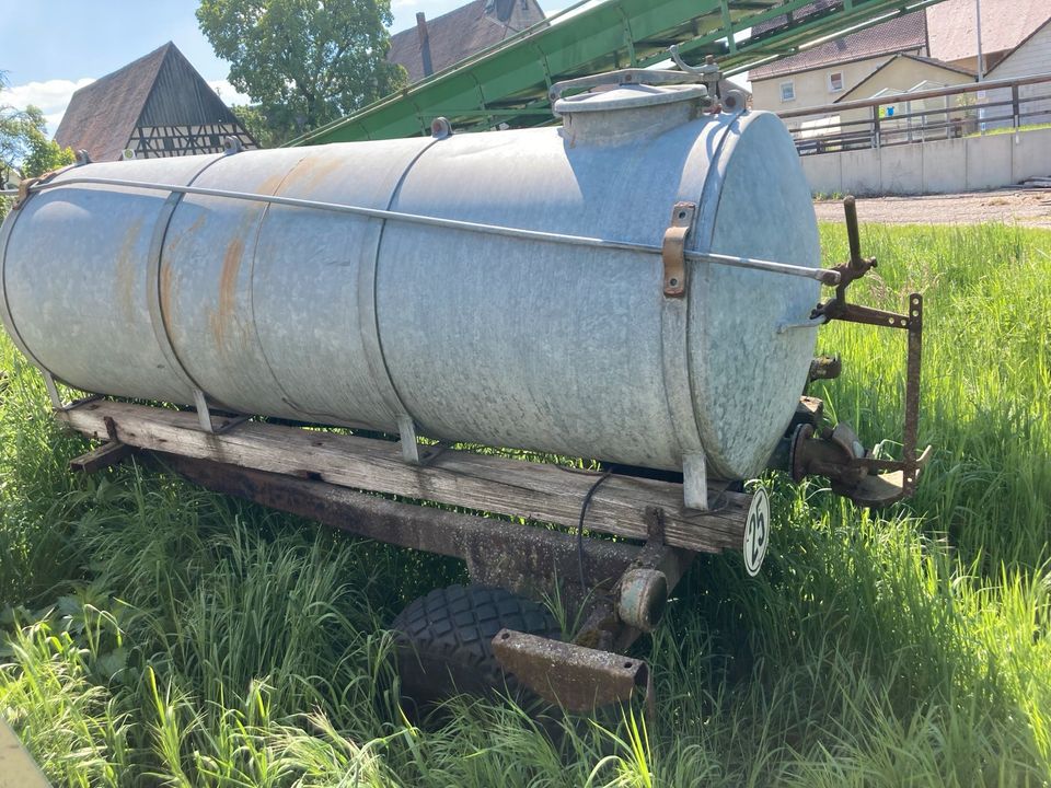 Wasserfass, Odelfass, Jauchefass, 1000 Liter, Tränke, Kuh in Leinburg