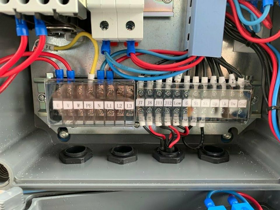 Lohnarbeit Elektrotechnik Elektriker Netzwerker in Hachenburg