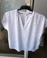 Esprit Damen Bluse Weiß  / Lavendel Größe 38, eher Größe 42 Hessen - Darmstadt Vorschau
