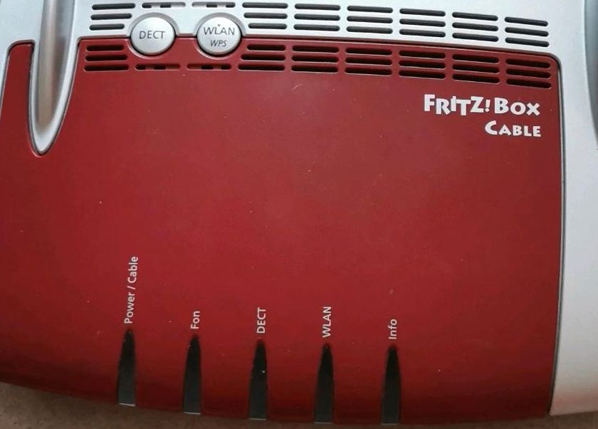 SUCHE FritzBox Cable 6490, 6590, 6591 or 6660,-70,-90 für 1€ in Köln