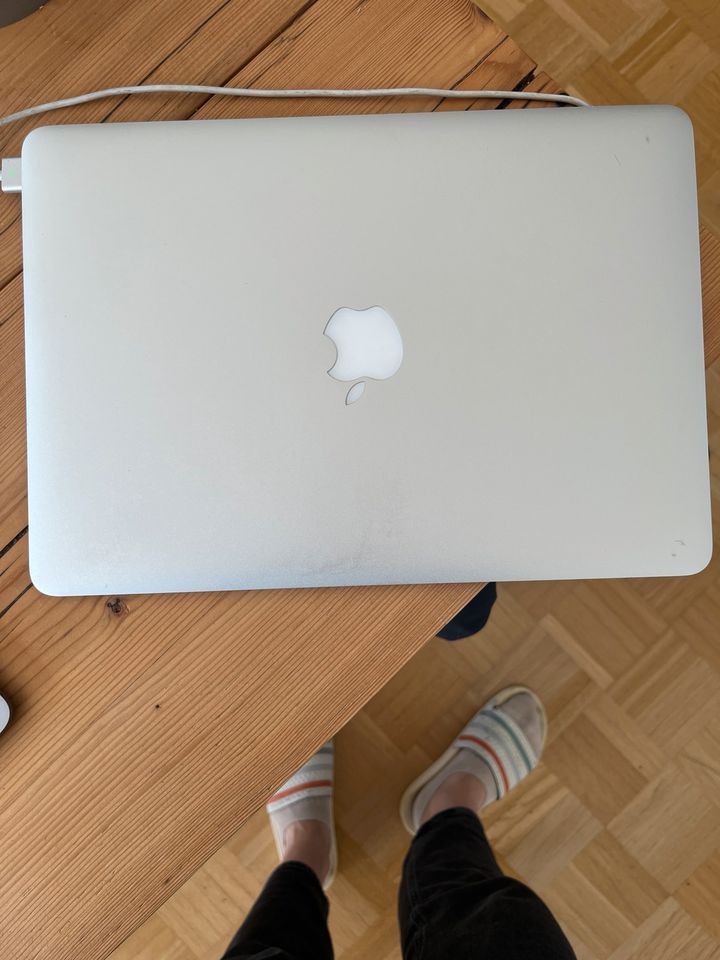 MacBook Air 2016 inkl. Ladekabel in Berlin