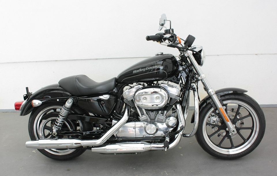 Harley-Davidson XL883L Sportster Super Low 5HD4.... in Meinerzhagen