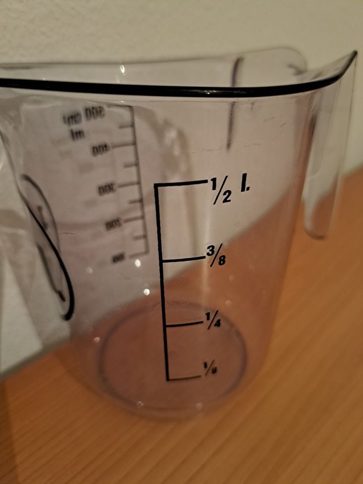 Kleiner Messbecher 0,5 Liter mit verschiedenen Mengenanzeigen in  Baden-Württemberg - Tübingen