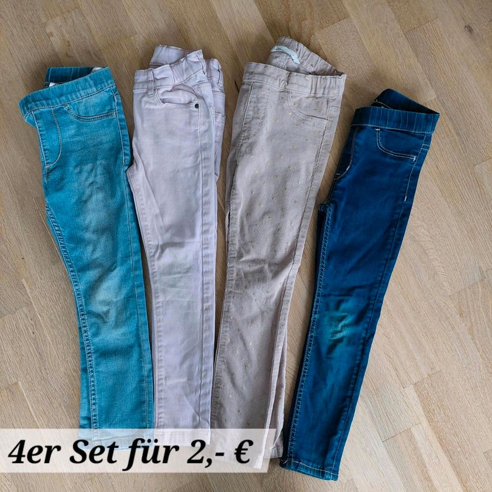 Mädchenkleidung • Gr. 110 / 116 • Hosen Jeans Leggins in Unterdietfurt