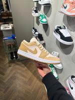 Nike Wmns Air Jordan 1 Low SE Twine Orange Quartz Corduroy Innenstadt - Köln Altstadt Vorschau