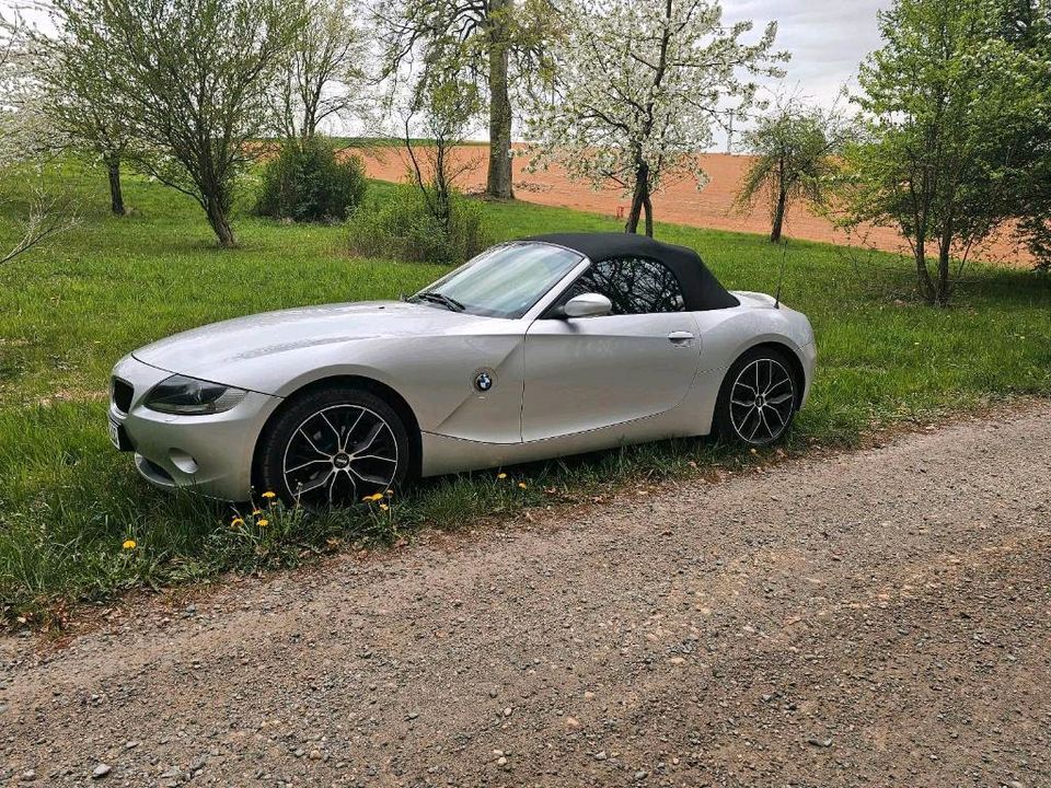 BMW Z4 E85 2,2 L 6 Zylinder V6 PDC Klima Sitzheizung Open Air in Zwickau