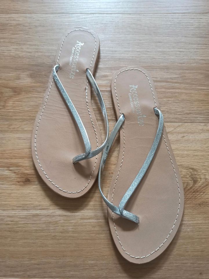 Silber Glitzer Accessorize Zehentrenner Gr.37 FlipFlops in Berlin