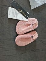 Rosa Hausschuhe Slipper Größe 24 Leipzig - Lindenthal Vorschau