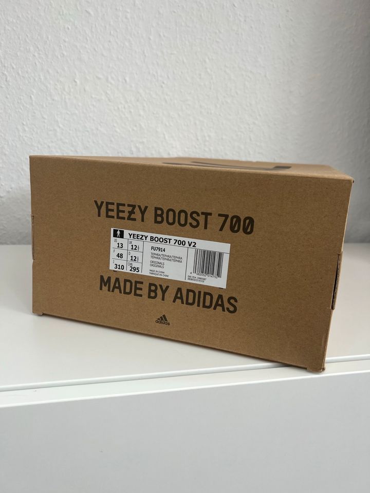 Adidas Yeezy 700 V2 Tephra Größe 13 NEU Originalverpackt Stock ou in Notzingen