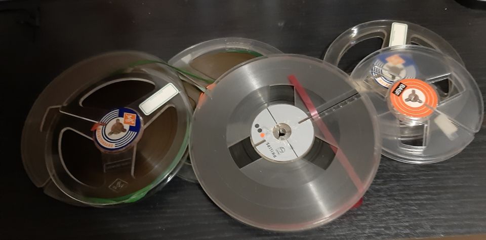 Tonbandspulen und Musikkassetten in Lauben