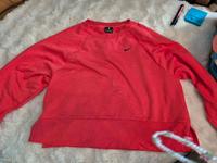 Nike Sport Pulli leicht gecropped Niedersachsen - Twist Vorschau