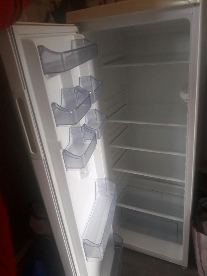 Weisser Kühlschrank in Herne