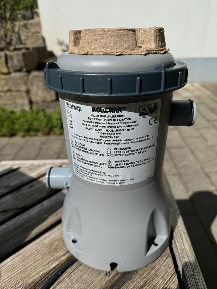 Pool Filter  Pumpe (neu) Bestway Flowclear Filterpumpe 2.006 l/h in Uttenreuth