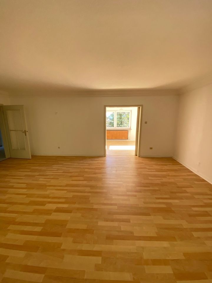St. Arnual Winterberg - 4 ZKB Wohnung mit Terrasse, 2 Balkonen und Garage in Saarbrücken