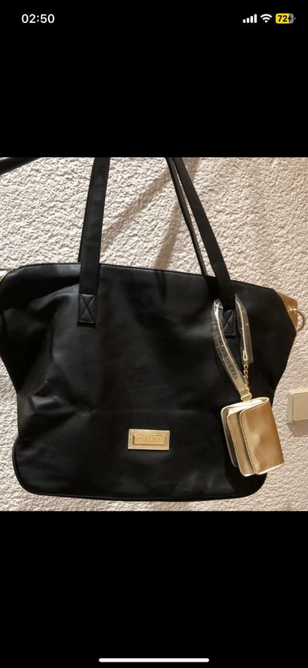 Versace Tasche Reisetasche Trainingstasche Gold Schwarz Frauen in Werder (Havel)