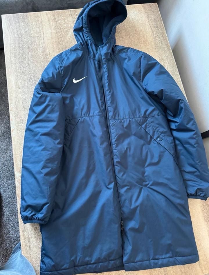 Herbst/Winterjacke Nike Damen in Memmingen