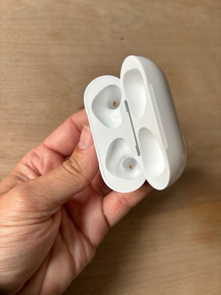 Apple AirPods (3.Generation) mit MagSafe Ladecase in Wedel