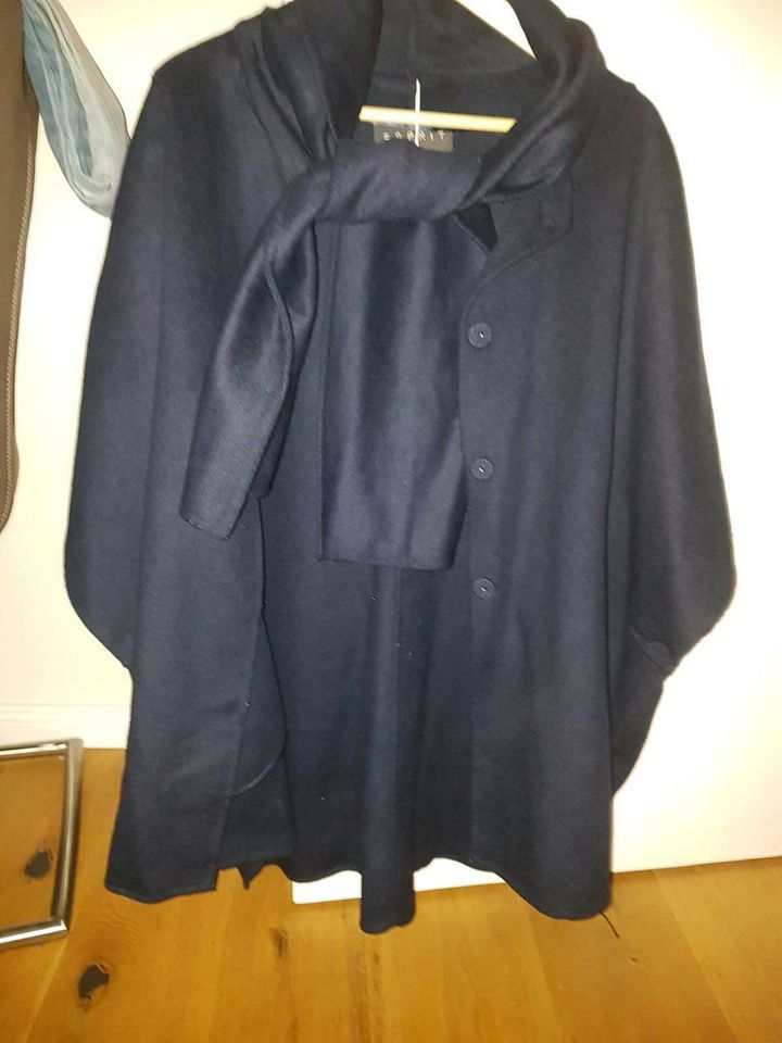 Wollponcho, Wolle Poncho, Esprit, Gr. M, neu in Berlin