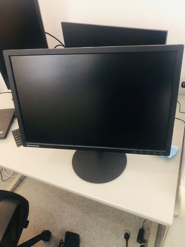 Lenovo LCD-Monitor mit LED-Backlight zu verkaufen in Krefeld