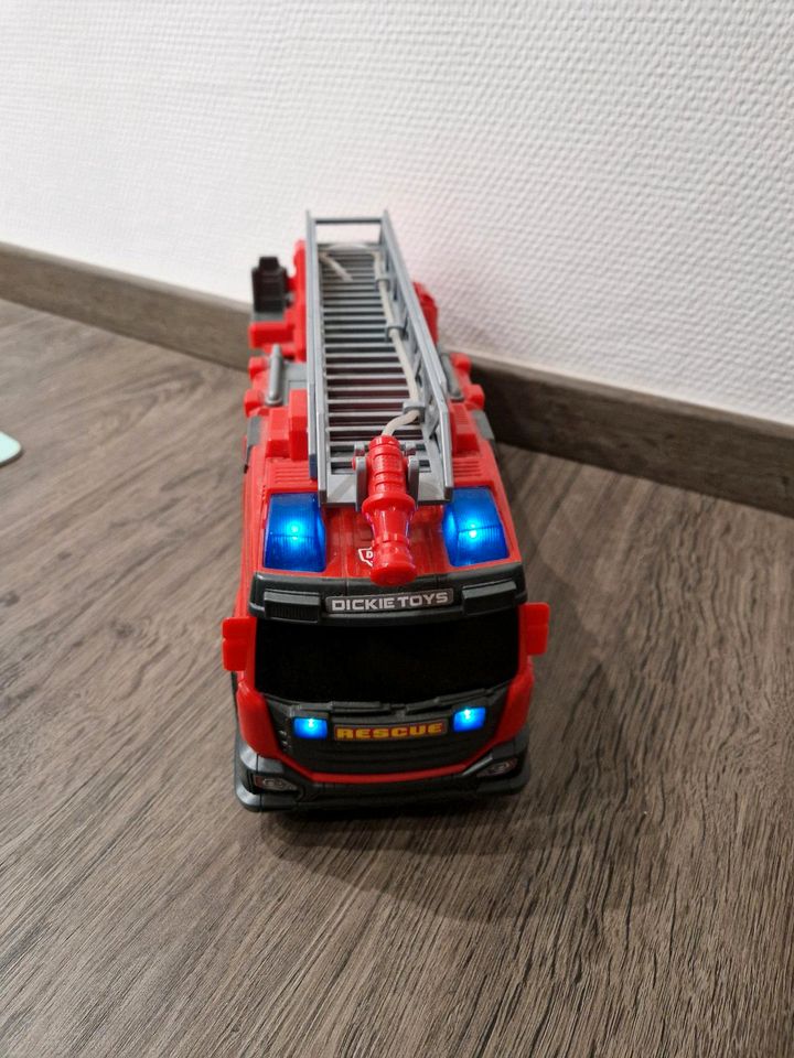 Dickie toys Feuerwehr Auto in Geislingen an der Steige