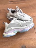 Balenciaga Triple S Sneaker, Weiß, Rosa, Hellblau -wie Neu- Hessen - Darmstadt Vorschau