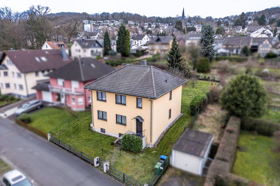 NEUER PREIS! Gepflegtes Ein- oder Zweifamilienhaus mit großem Garten in Top-Lage von Bonn-Muffendorf in Bonn