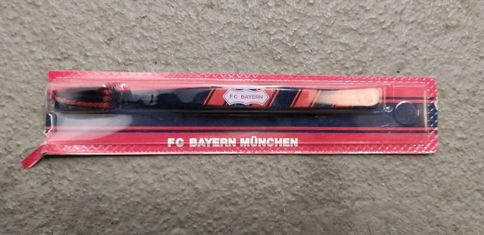 Original Fan-Zahnbürste FC Bayern München (NEU + OVP) FCB in Hamburg