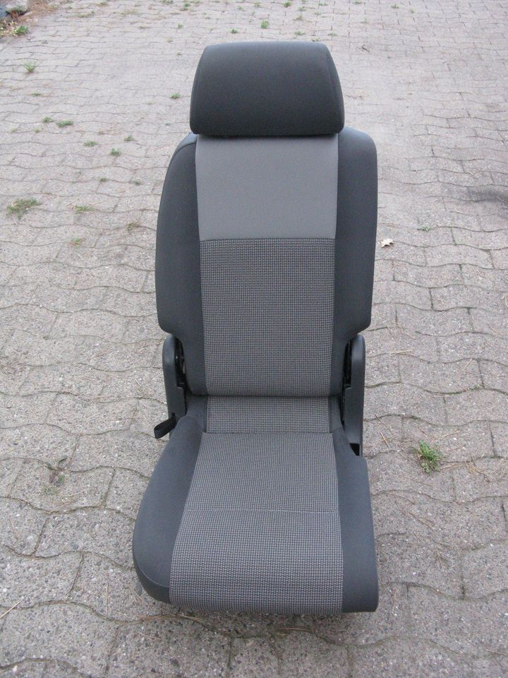 Sitz - Einzelsitz VW - Caddy - Neuwertige Sitze für Caddy (Volks in Petershagen