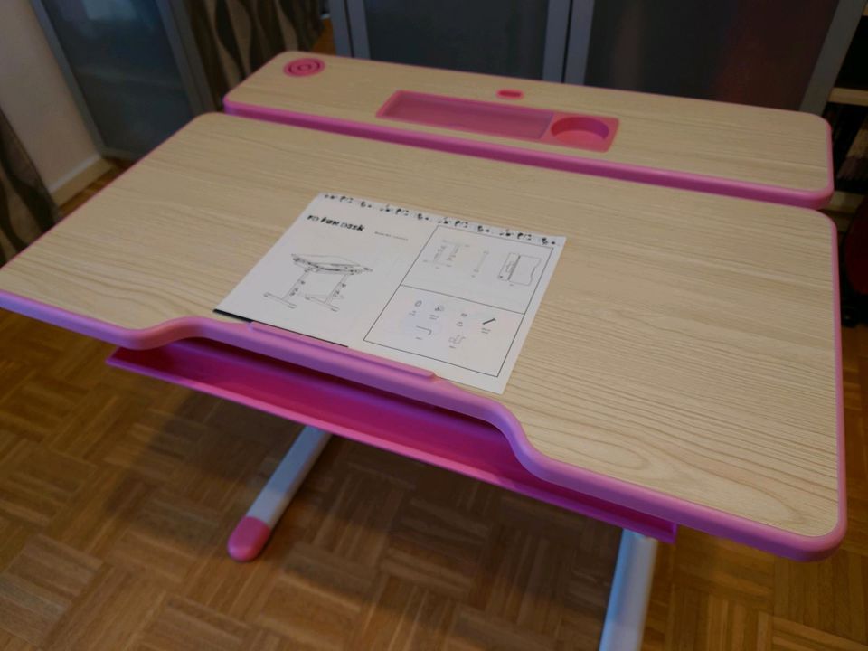Kinder Schreibtisch, top Zustand! wächst mit in Berlin