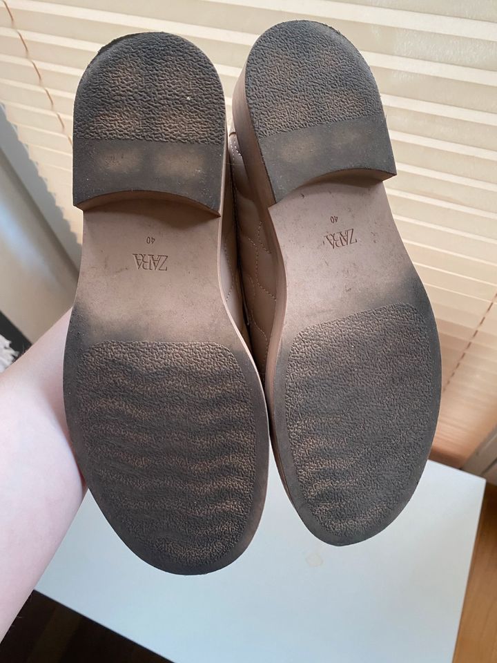 Zara Leder Loafers Quilted Gr.40 in München