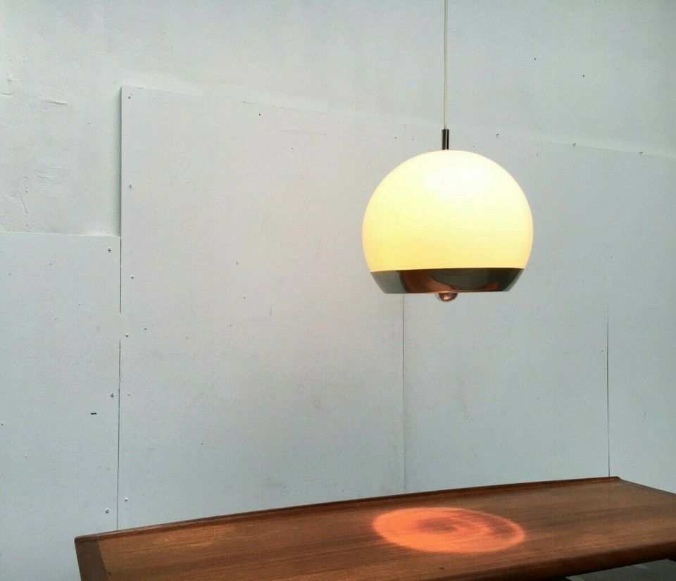 Space Age Globe Pendant zu Mid Century 60er 70er Guzzini Teak in Hamburg