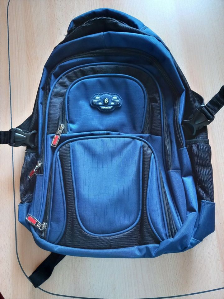 Rucksack "New Berry" blau in Sachsen - Großschirma | eBay Kleinanzeigen ist  jetzt Kleinanzeigen