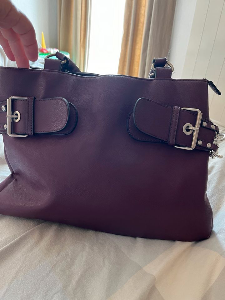 Handtasche Oasis Weinrot Metall Bordeaux in Köln