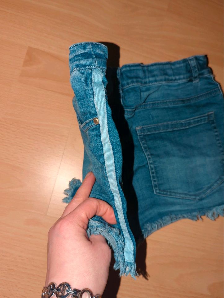 Shorts Tchibo Gr 158/164 blau in Emsbüren