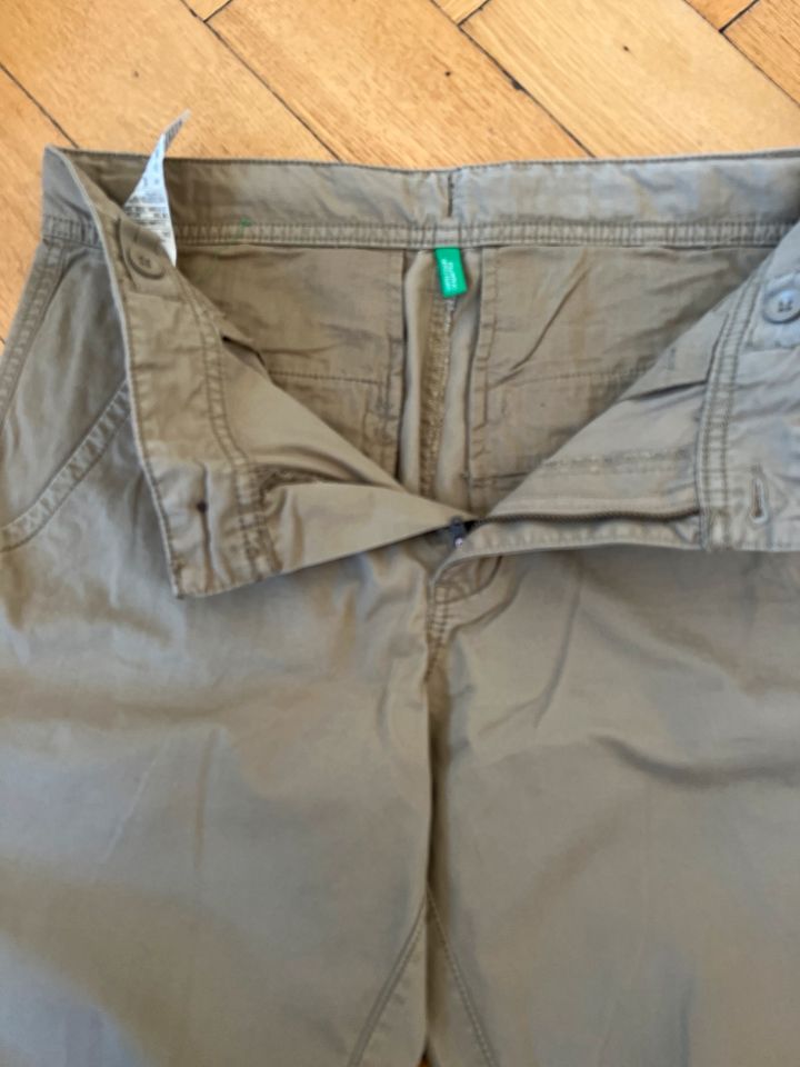 Benetton Hose Größe 2XL (160 cm) in Berlin