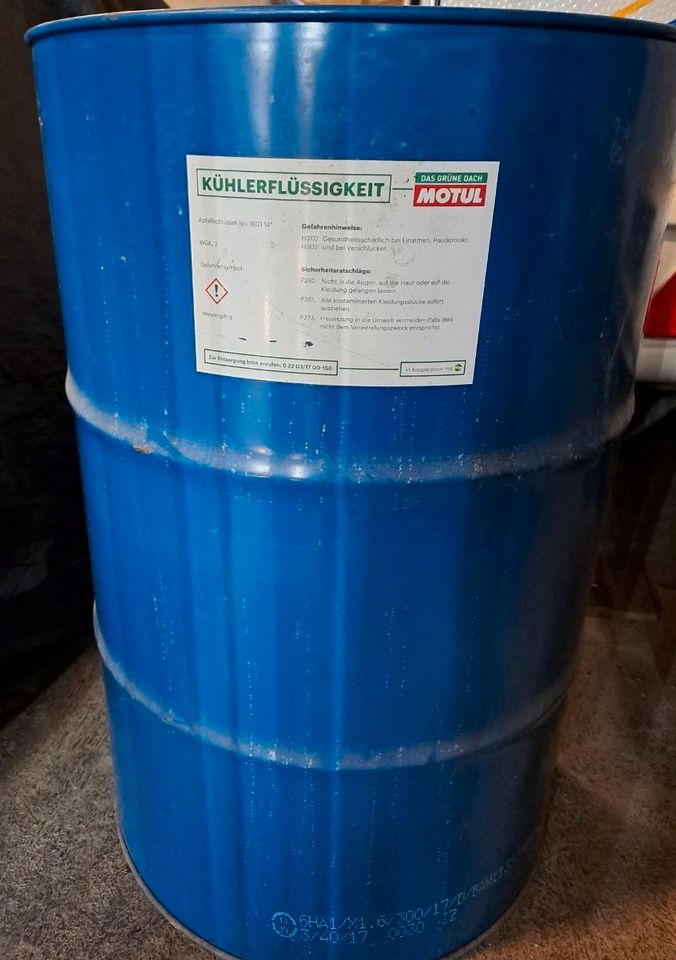 5 Fässer 210 Liter blau, Speziell für Entsorgung, fast neuwertig in Forchtenberg