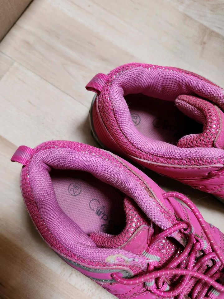 Schuhe laufen rennen spielen Gr. 28 trekking Pink Mädchen in Hanerau-Hademarschen